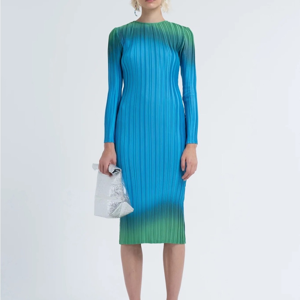 Arthur Apparel Box Pleat Crew Neck Midi